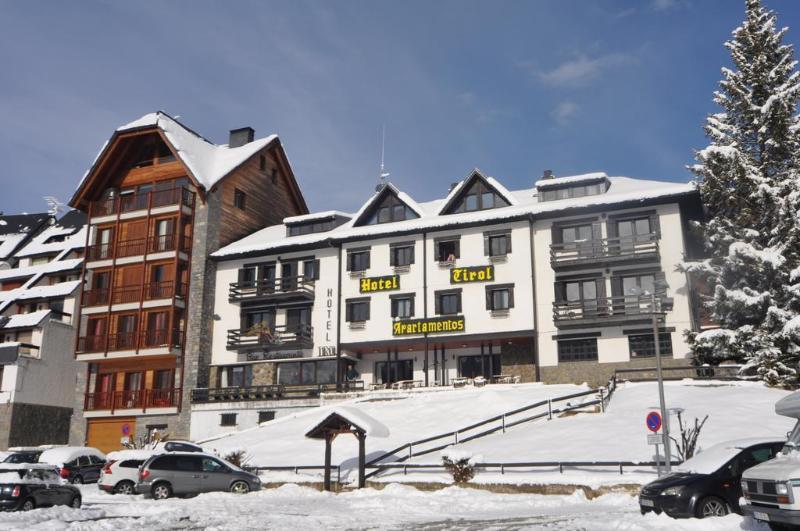 Hotel Tirol Formigal Exteriör bild